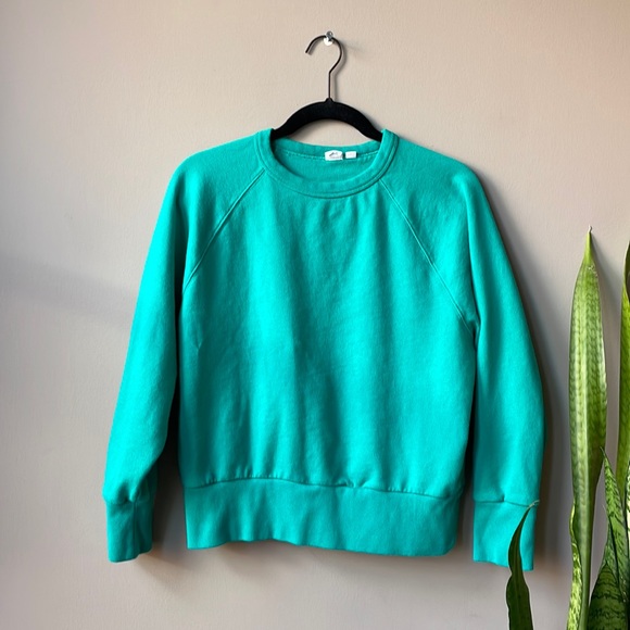 GAP Tops - Gap Classic Crew Neck Sweatshirt